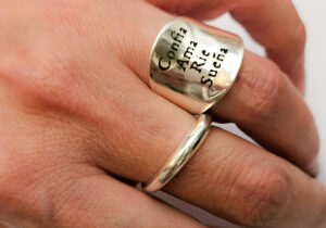 Anillo para frase personalizada